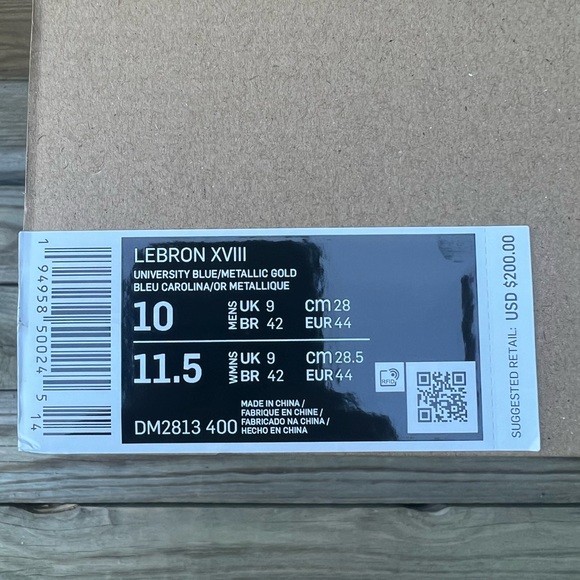 Lebron XVIII University Blue/Metallic Gold Men’s Size 10 Women’s Size 11.5 - Picture 2 of 13